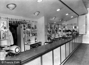Leeds, the Bar, Union Buildings c1965