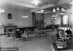 The Union Buildings, Mouat Jones Lounge c.1960, Leeds