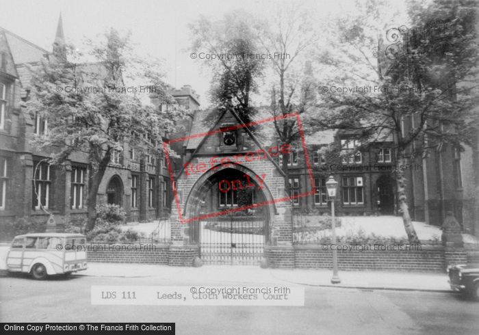 Photo of Leeds, University, The Clothworkers Court c.1960