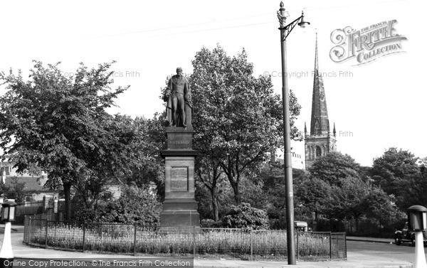 Photo of Leicester, Duke Of Rutland's Statue c.1955