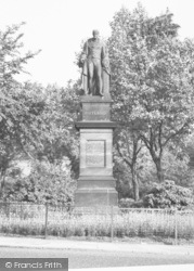 Duke Of Rutland's Statue c.1955, Leicester