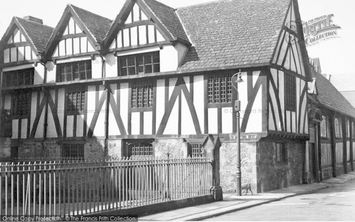 Photo of Leicester, The Guildhall c.1955