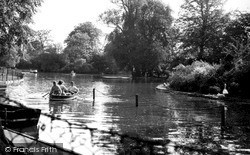 The Lake, Abbey Park c.1955, Leicester
