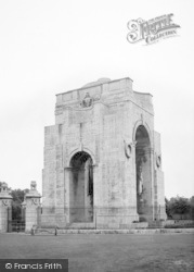 The War Memorial, Victoria Park c.1950, Leicester