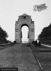 The War Memorial, Victoria Park c.1955, Leicester