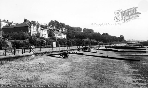 Photo of Leigh On Sea, The Beach c.1960