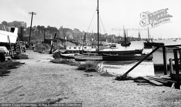 Photo of Leigh On Sea, The Moorings c.1950