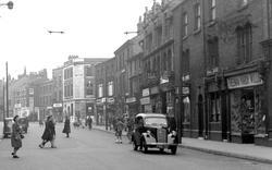 Shopping In Market Street c.1950, Leigh
