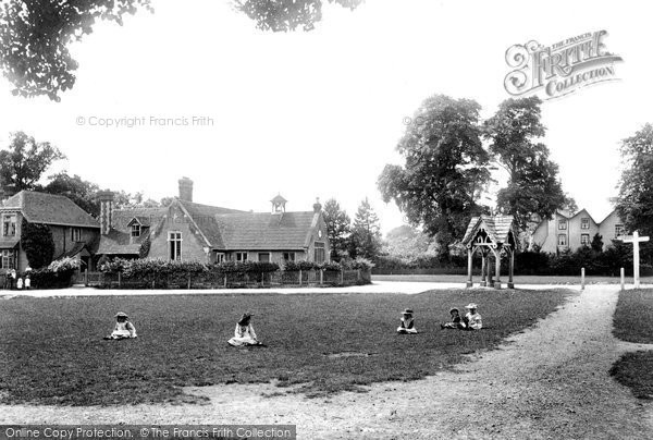 Photo of Leigh, The School 1904
