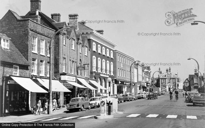 Photo of Leighton Buzzard, High Street c.1965