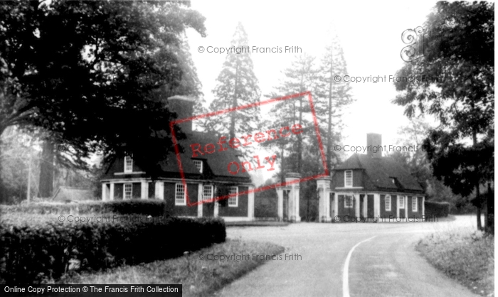 Photo of Leighton Buzzard, Lodge Gates, Stockgrove Woods c.1955