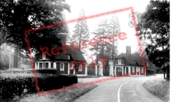 Lodge Gates, Stockgrove Woods c.1955, Leighton Buzzard