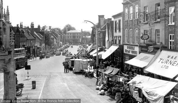 Photo of Leighton Buzzard, Market Day c.1955