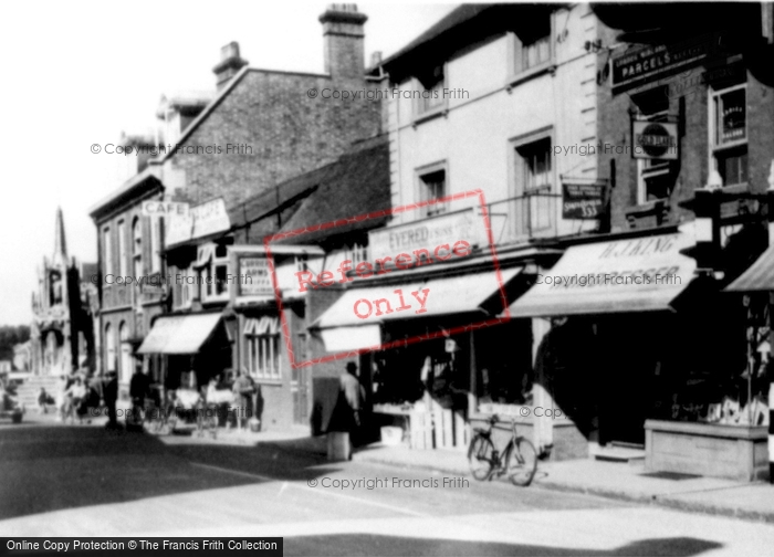 Photo of Leighton Buzzard, Market Square c.1955