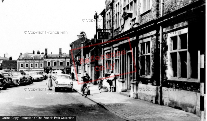 Photo of Leighton Buzzard, Post Office c.1960