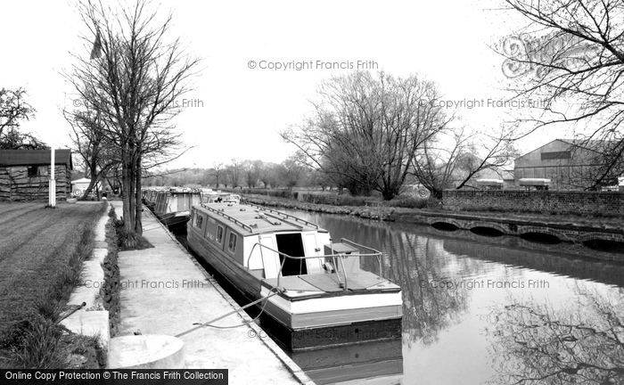 Leighton Buzzard, the Canal c1965 Photo of Leighton Buzzard, The Canal c.1965