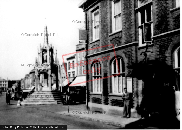 Photo of Leighton Buzzard, The Cross c.1955