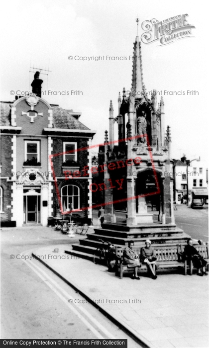 Photo of Leighton Buzzard, The Cross c.1965