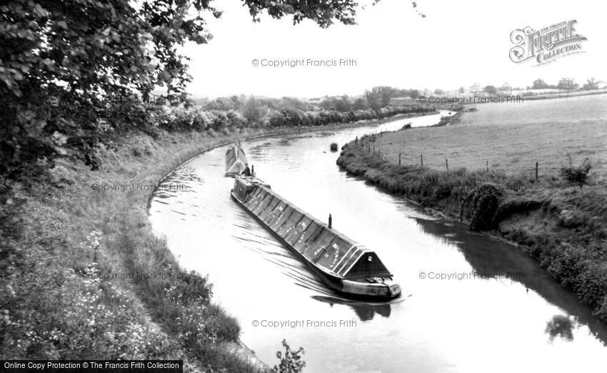 Leighton Buzzard, the Grand Union Canal c1955