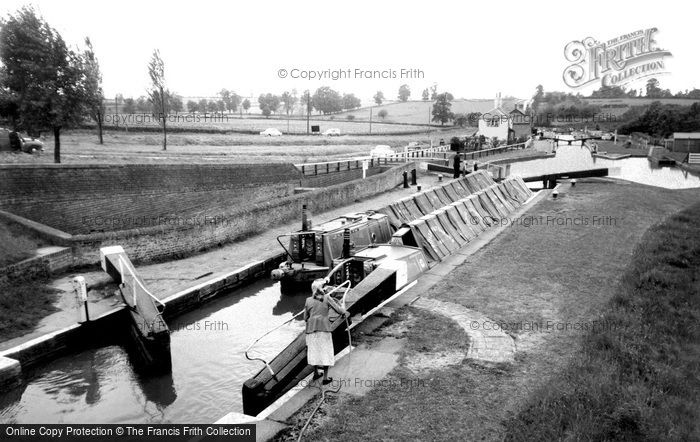 Photo of Leighton Buzzard, The Three Locks c.1955