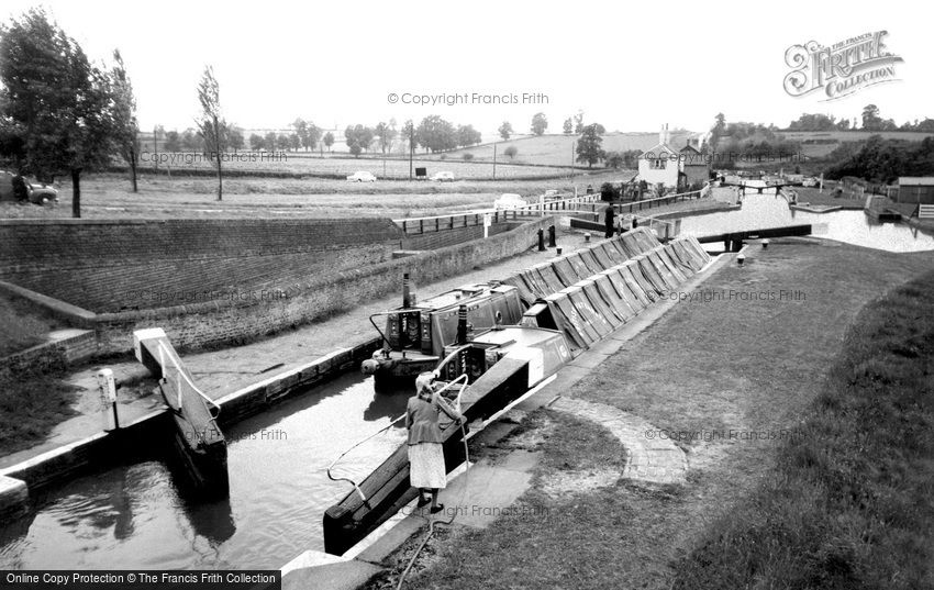 Leighton Buzzard, the Three Locks c1955