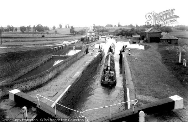 Photo of Leighton Buzzard, The Three Locks c.1955