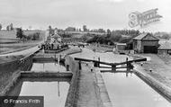 The Three Locks c.1960, Leighton Buzzard