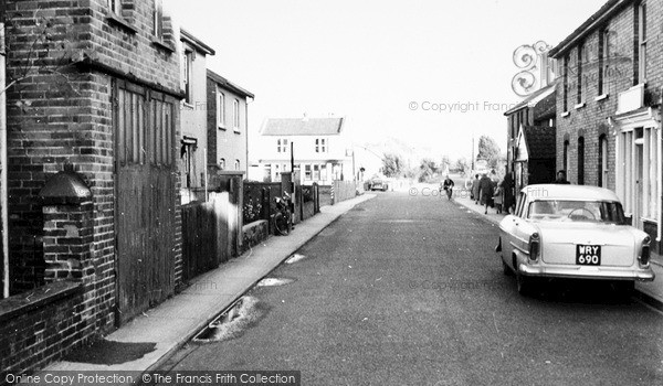 Photo of Leiston, King George's Avenue c.1960