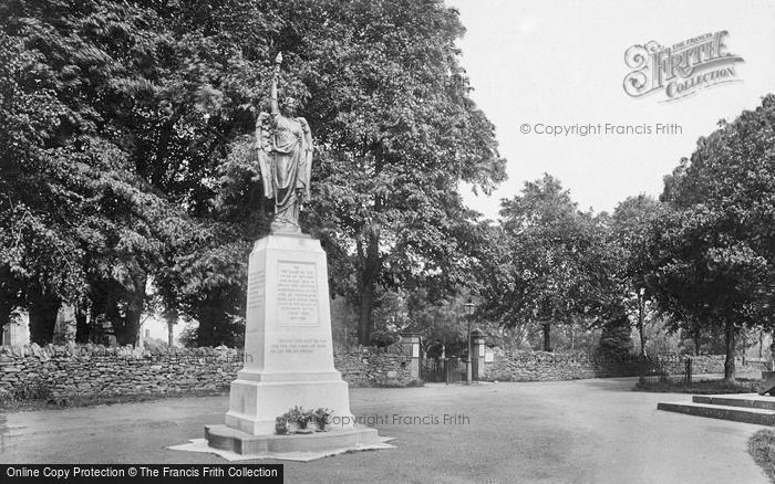 Photo of Leominster, The War Memorial 1925