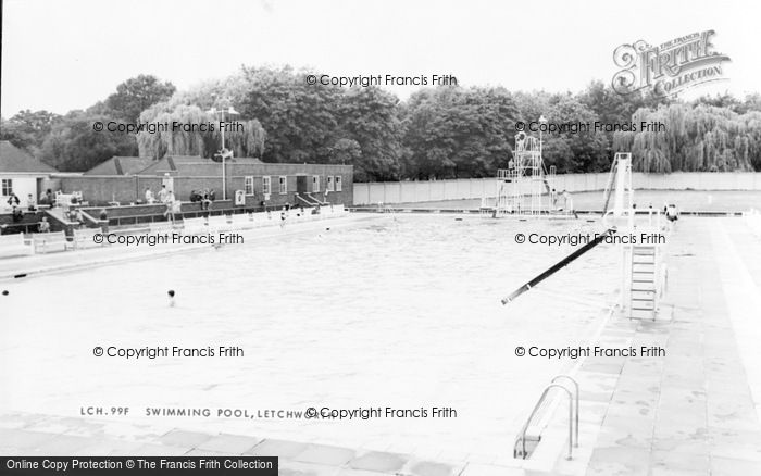 Photo of Letchworth, Swimming Pool c.1965