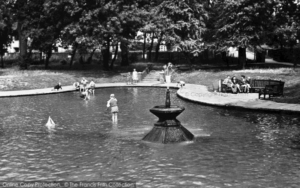 Photo of Letchworth, the Paddling Pool, Howard Park c1950