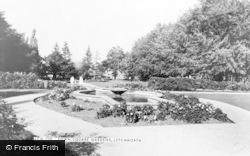 Letchworth, Town Square Gardens c.1960, Letchworth Garden City