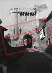 Castle 1964, Lewes