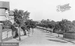 The Avenue 1921, Lewes
