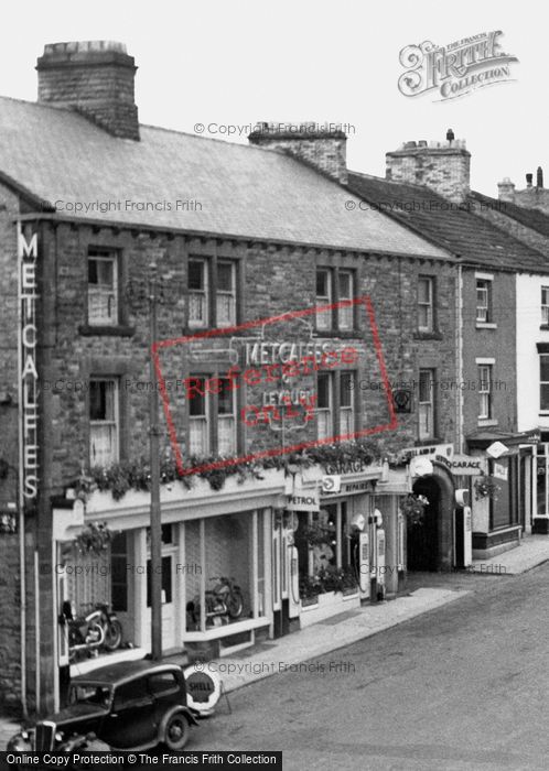 Photo of Leyburn, Market Place, Metcalfes c.1960