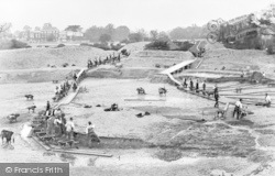 Excavating The Swimming Pool At Hollow Ponds 1907, Leytonstone