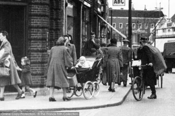 Leytonstone, People, High Road c.1950