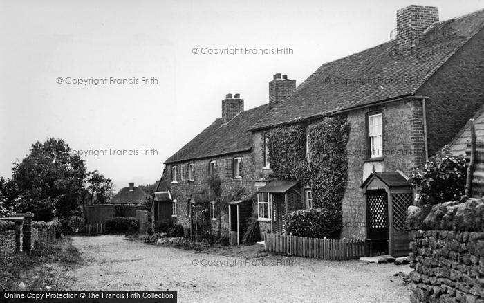Photo of Limpsfield Chart, Cottages In The Village c.1955