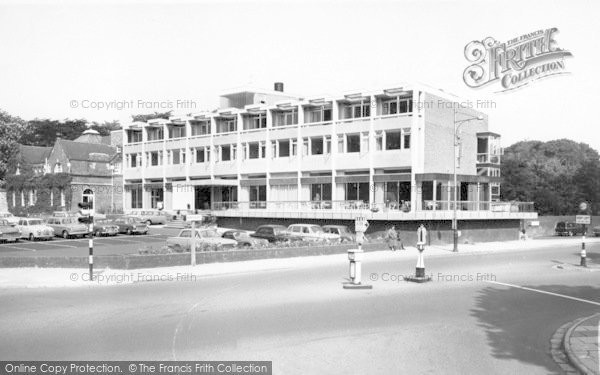 Photo of Lincoln, Eastgate Hotel c.1965