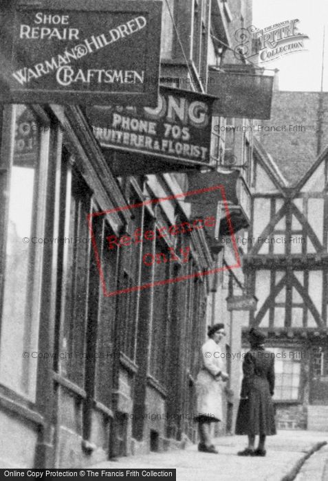 Photo of Lincoln, Ladies On Steep Hill c.1955