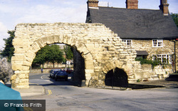 Newport Arch 1989, Lincoln