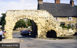 Newport Arch 1989, Lincoln