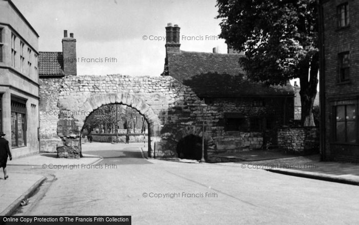 Photo of Lincoln, Newport Arch c.1950