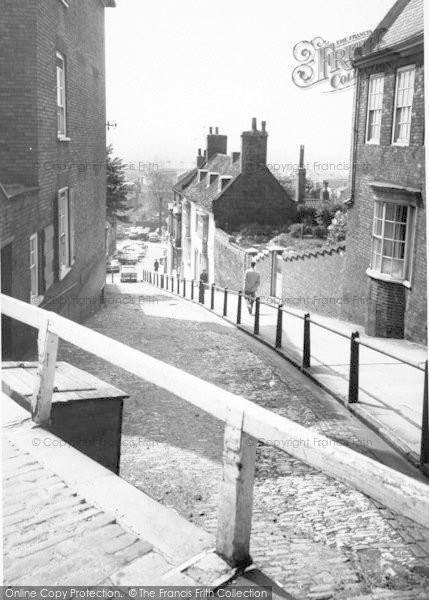 Lincoln, Steep Hill c1965 Photo of Lincoln, Steep Hill c.1965