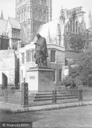 Tennyson Statue 1906, Lincoln