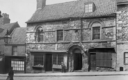 The Jew's House 1890, Lincoln