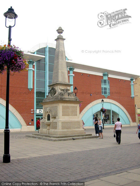 Photo of Lincoln, The Obelisk, St Marks Retail Park 2004