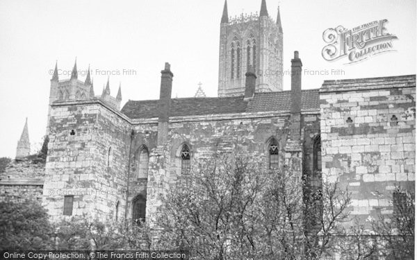 Photo of Lincoln, Vicars' Gardens c.1955