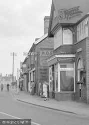 High Street 1955, Lingfield