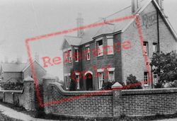 Miss Knox's Home 1906, Lingfield